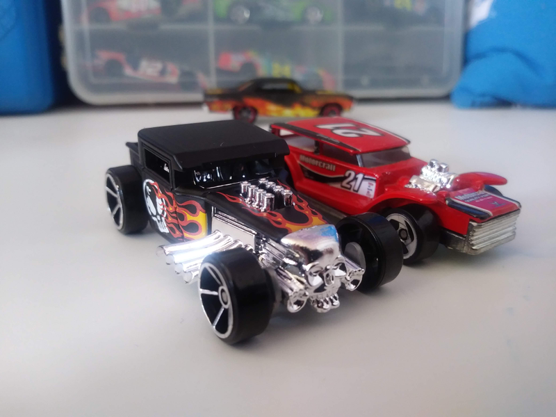 Wood’s Bone Shaker at left, and Rees’ The Demon at right. Great minds chop alike.